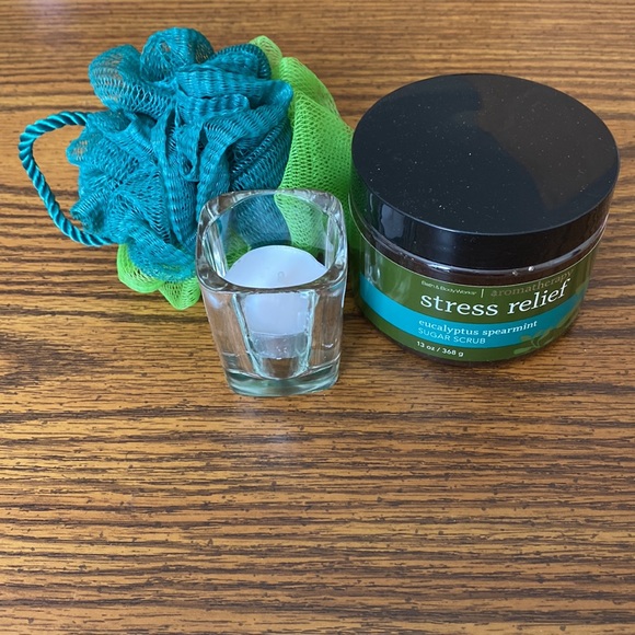 New Spa Day Combo - Aromatherapy Sugar Scrub Candle and Loofa Combo